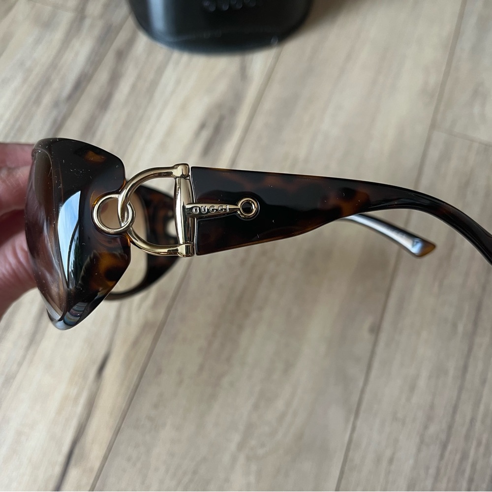Gucci Sunglasses - Picture 3 of 6